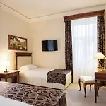 Schubert Hotel 4*