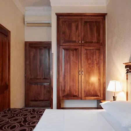 Schubert Hotel